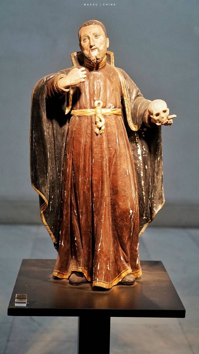 天主教艺术博物馆与墓室