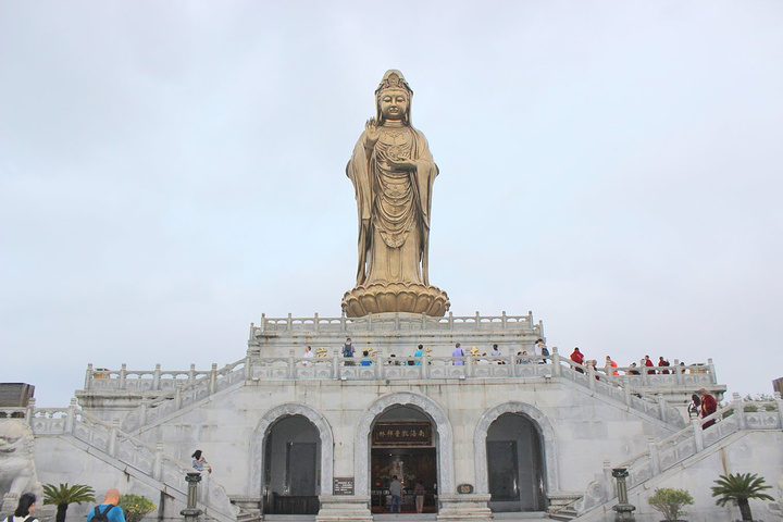 .的象征,据说某年刮台风,直接冲着舟山群岛袭来