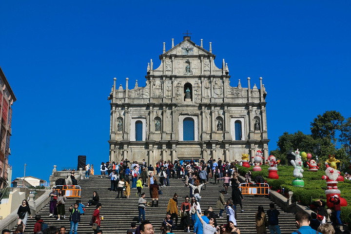 来访澳门的游客必去参观的一处景点,从英文名