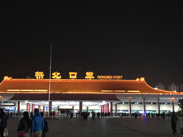 附近的IU酒店,环境不错,本来第二天就要入关澳