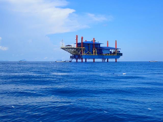 钻井平台潜水中心