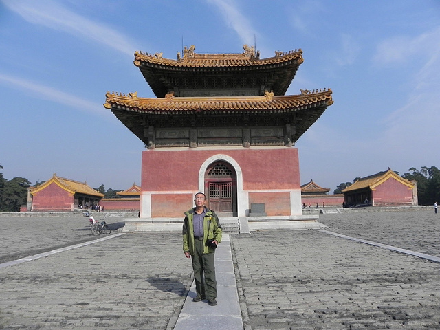 位于距易县15公里的永宁山下,海拔382米,始建于1730年(雍正八年),占地