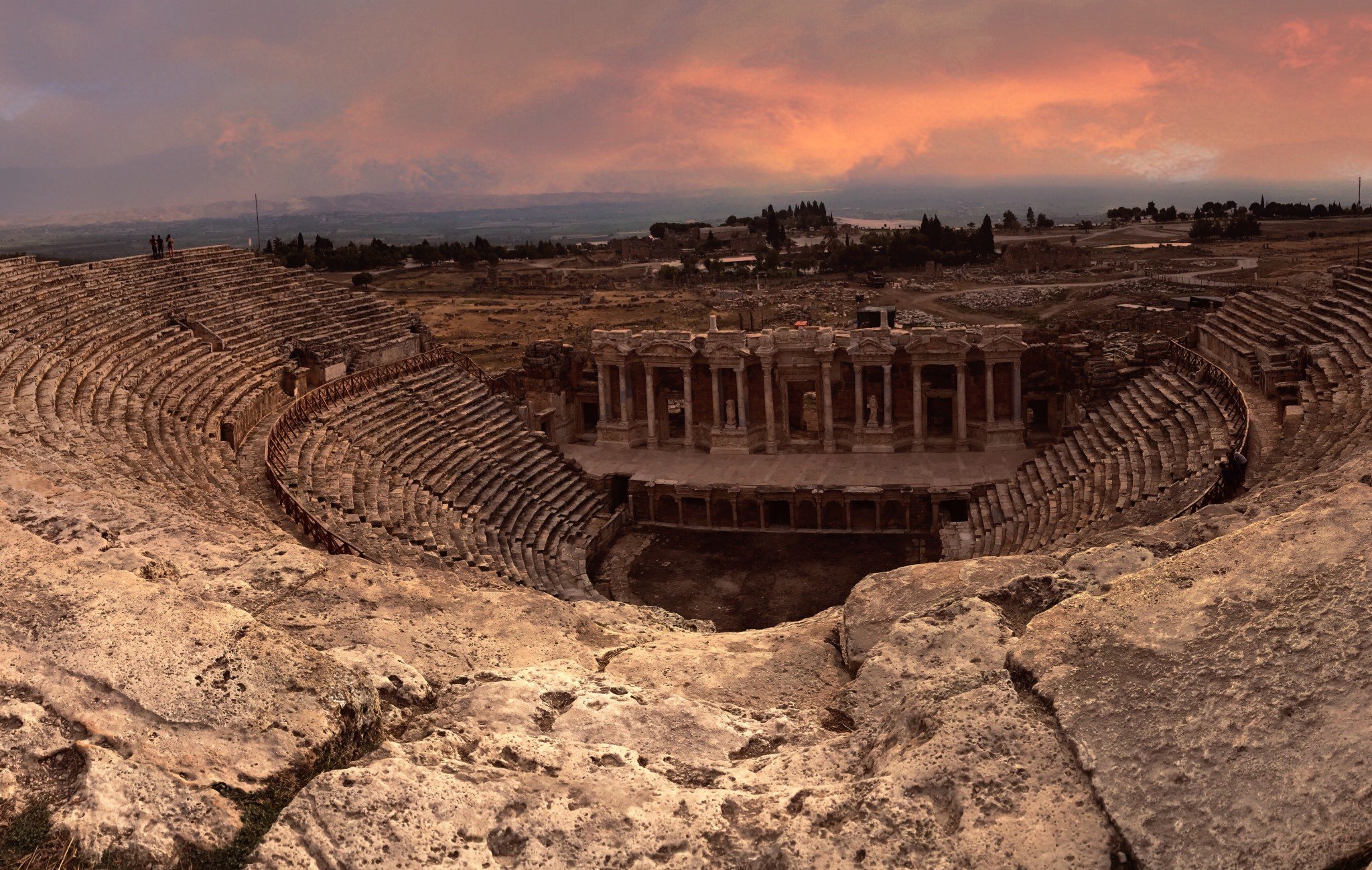 教堂,浴池等大的遗址,再现古希腊人民的日常生活场景~夕阳下的残垣