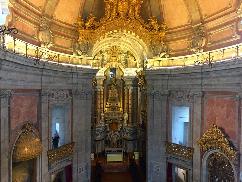 教士教堂是波尔图非常著名的一个教堂,波尔图这座城市本身就不大,所以