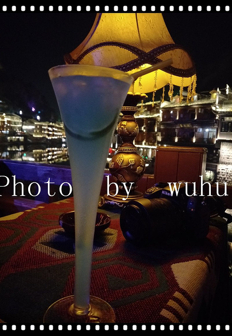 广州出发张家界凤凰古城四日包车全景游