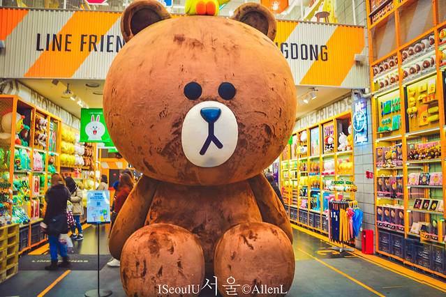 LINE friends store
