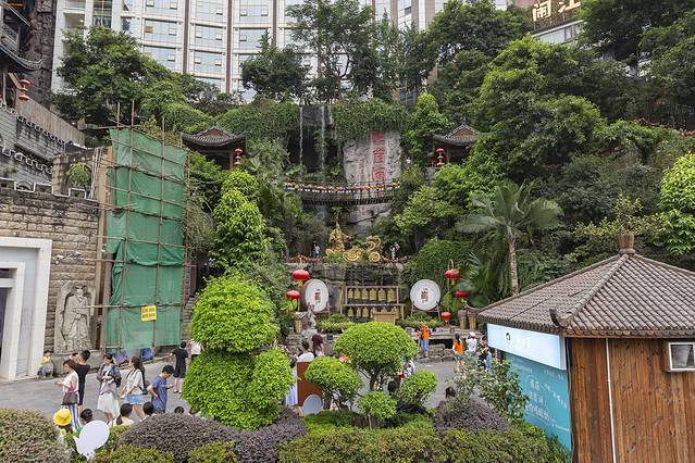 一年两个季节重庆旅游(重庆旅游的最佳季节)(图1) 网红重庆打卡游