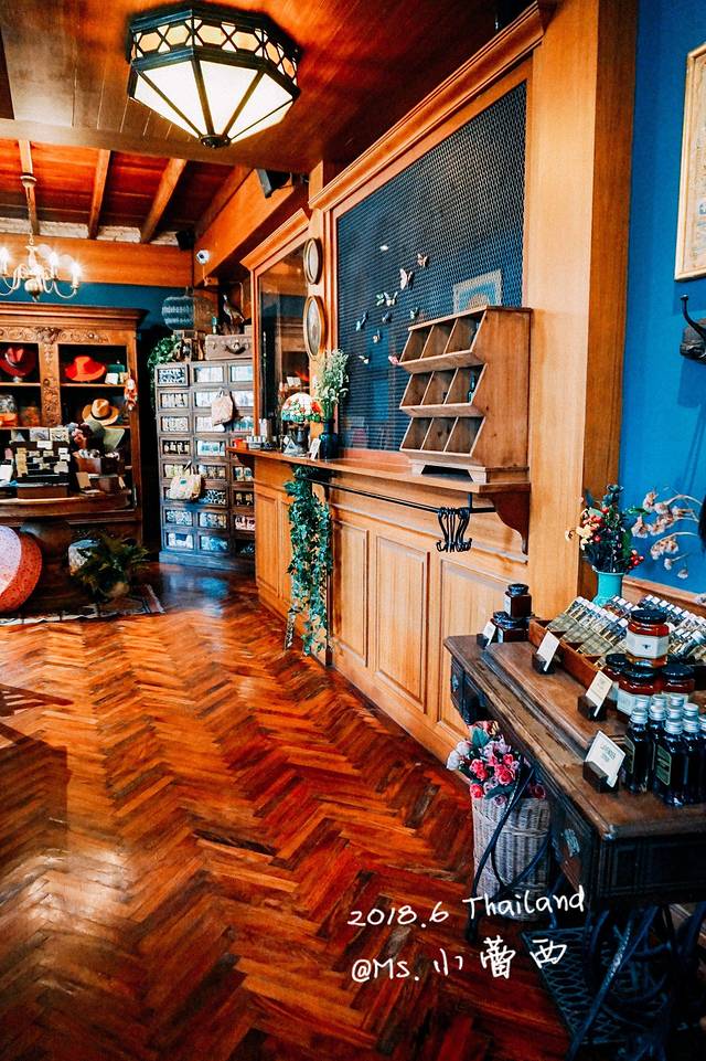 Featherstone Cafe, Bistro & Lifestyle Shop