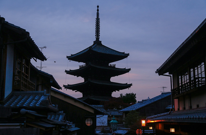 21 五重塔 当然了 大热门的清水寺除外 看着清水寺旁边通往五重塔的街景 仿佛一眼望至江户时代 五重塔 评论 去哪儿攻略