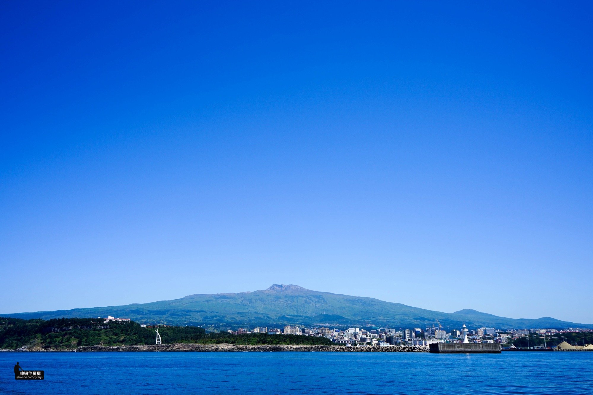 早上直奔西归浦潜水艇,票是通过xx网买的,比散客价格便宜很多.