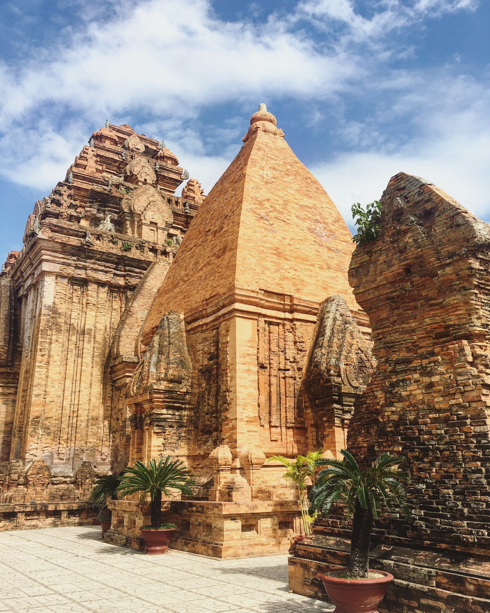 78婆那加占婆塔78第一次见这么古老的印度教建筑