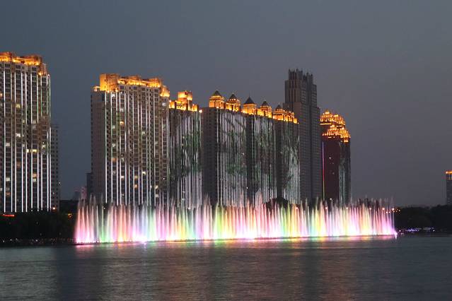 漂浮式音乐喷泉