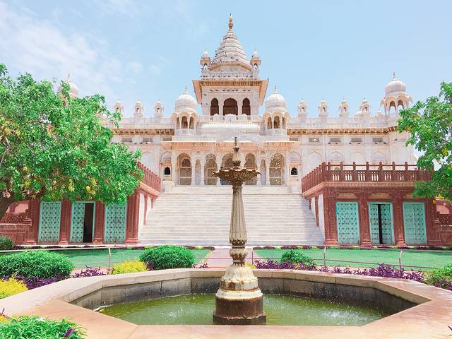 贾斯旺萨达陵墓