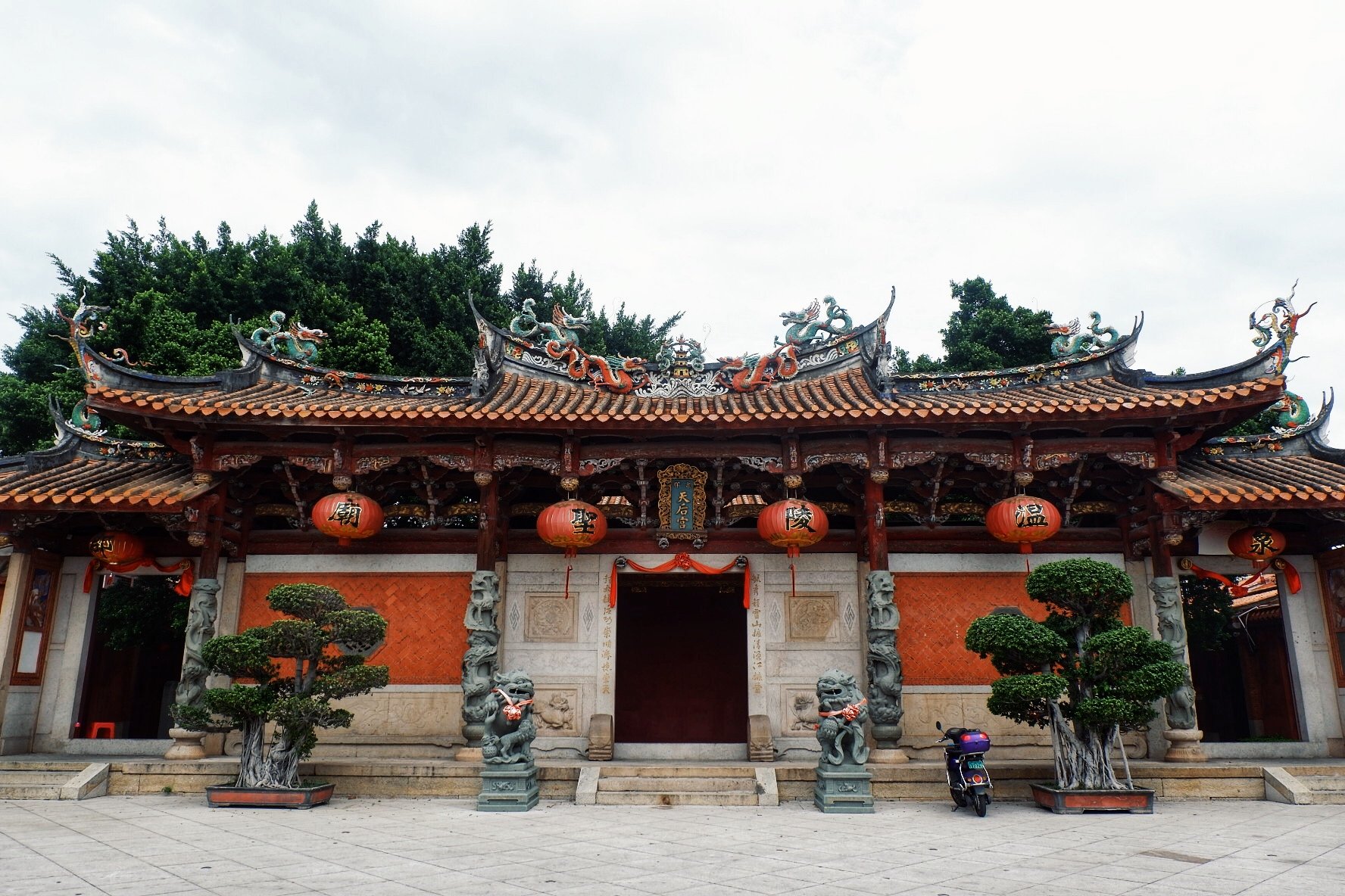 天后宫门口那些古迹看了没市场内有几个阿姨特别与众