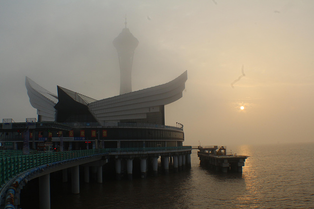 这次1080的房费没有浪费啊 太开心了 日出加日落 宁波海天一洲餐厅