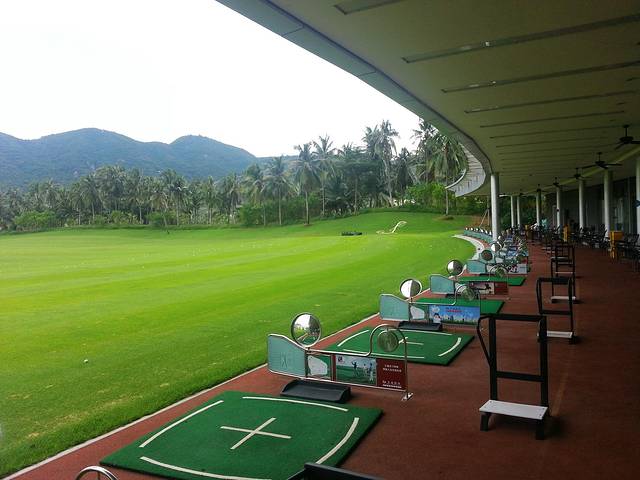 半山半岛三亚鹿回头高尔夫球会