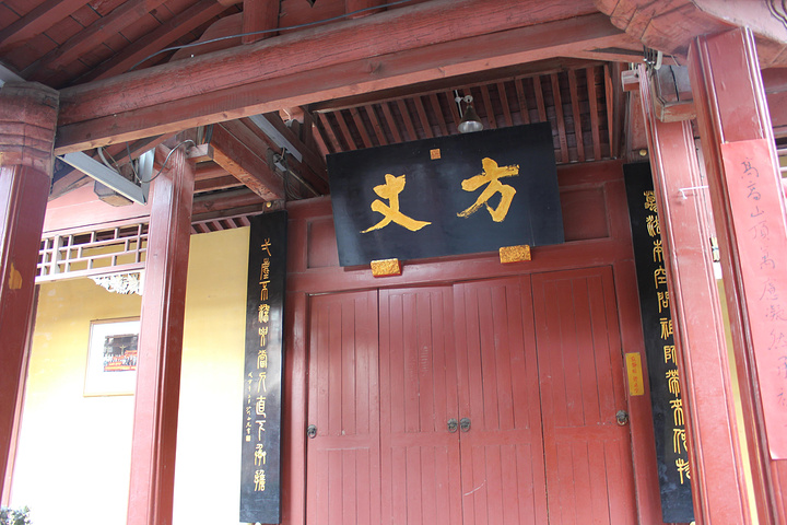 "柏林禅寺无门票，进入寺庙建议沿着逆时针方向走一圈，重要看点就是 最后的万佛阁，里面的五尊大佛非常壮观_柏林禅寺"的评论图片