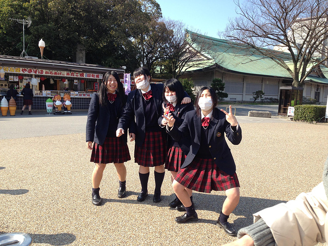 手信也是比较物美价廉的,可惜赶得太着急,什么也没买_大阪城公园&quot