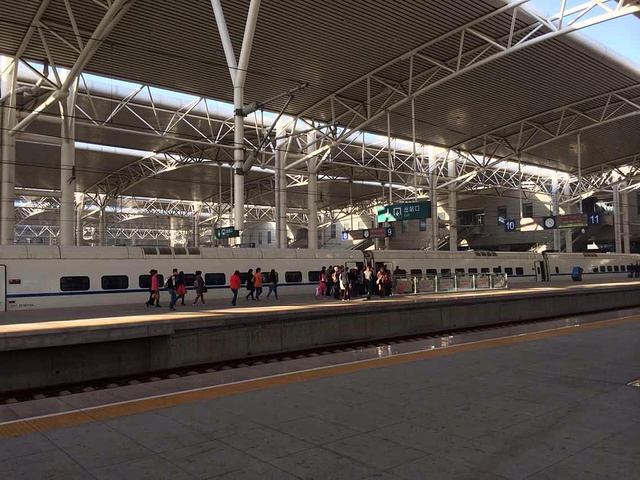 最爱照火车站内景油条与豆浆的绝配来自游记那些西游的日子