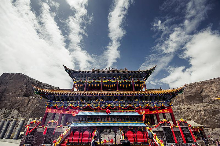 昆仑山无极龙凤宫王母殿