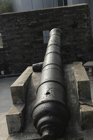 中山纪念碑、孙中山读书治事处碑、伍廷芳墓、