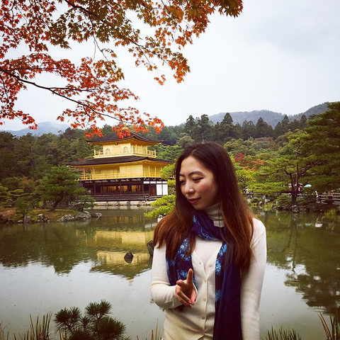 金阁寺除了这个就没什么好看的了我和老妈都是不烧香拜佛的人对庙的