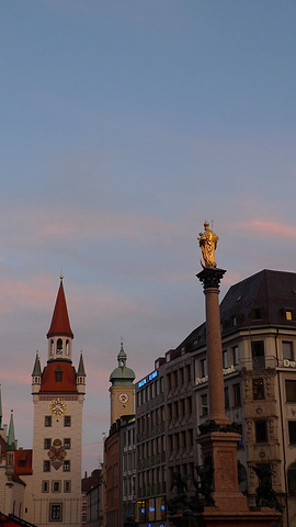 2017沿着马克西米利安大街走到头可以看到国