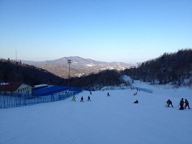 亚布力新体委滑雪场