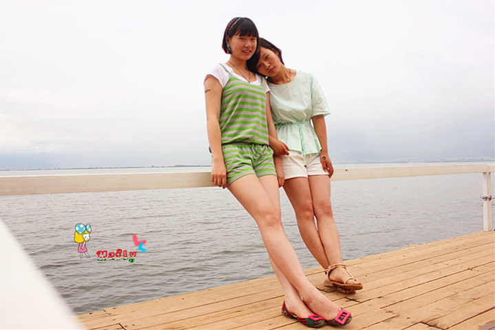 双廊的夜景还是很美的。两个强势的人到底适不