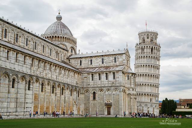 比萨斜塔