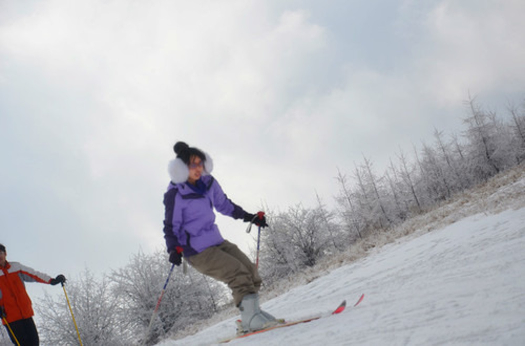 湖北神农架滑雪