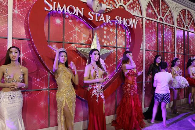 普吉西蒙人妖秀