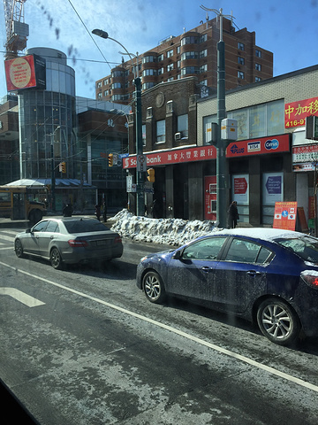 "地铁spadina下车直接在地铁站里换乘streetcar 510，乘到dundas west..._多伦多唐人街"的评论图片