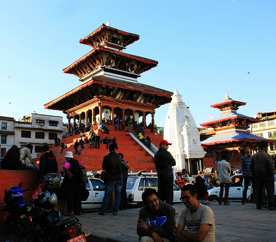 庙",位于加德满都杜巴广场的中心,是广场上最醒目的建筑_玛珠庙&quot