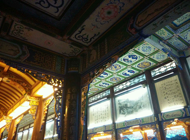 2017去的都江堰天气巴适!晚上南桥很美_青城