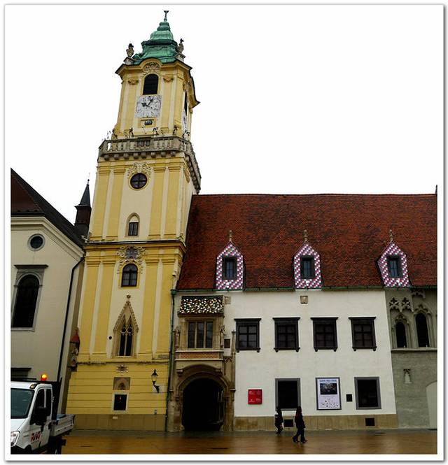 Hurban Square (Hurbanovo namestie)