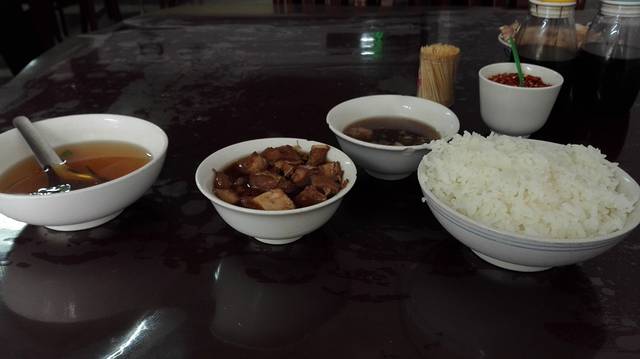 工字楼坛肉馆(长江购物广场店)