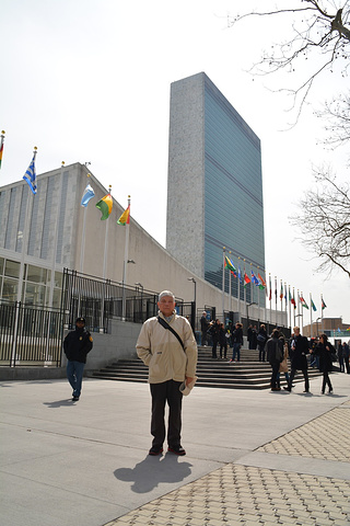 .杆,悬挂着联合国成员国的国旗,但需注意的是,休