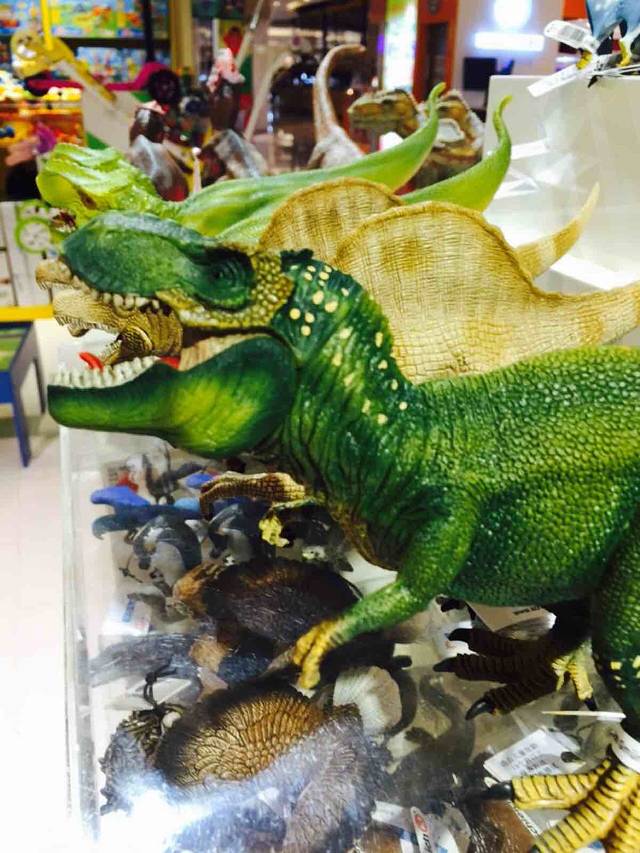 CBD丹尼斯七天地