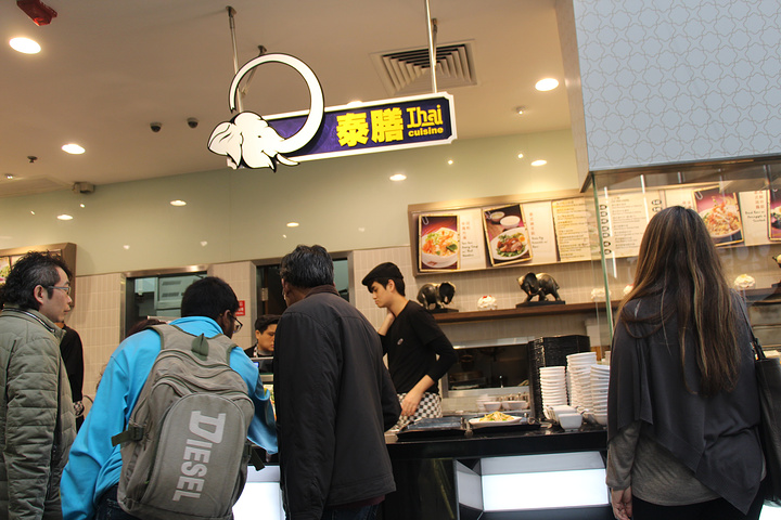 2017东荟城名店仓是香港唯一的名店折扣商场