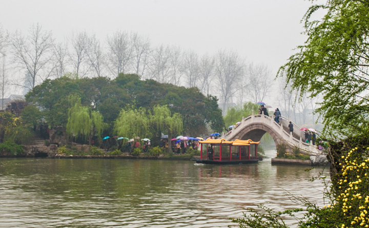 所谓一步一景,形容瘦西湖这般动人的景色,尤为