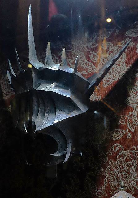 "索伦之口"的头盔