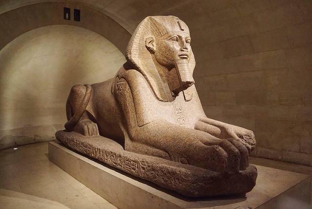 塔尼斯的斯芬克斯,这尊花岗岩雕像有4000多年历史,由法国国王查理十世