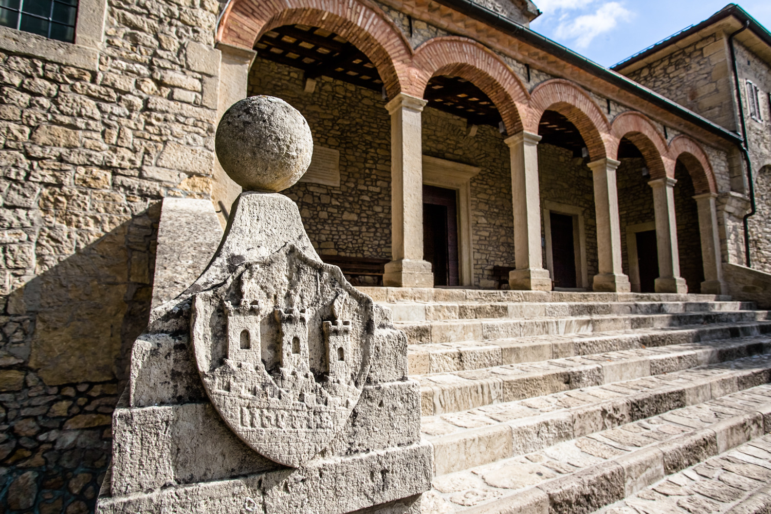 城门处步行至此大约10分钟【门票】教堂为开放式参观,无需额外购买