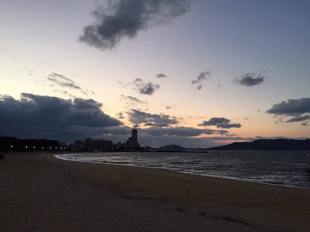 Momochi Seaside Park