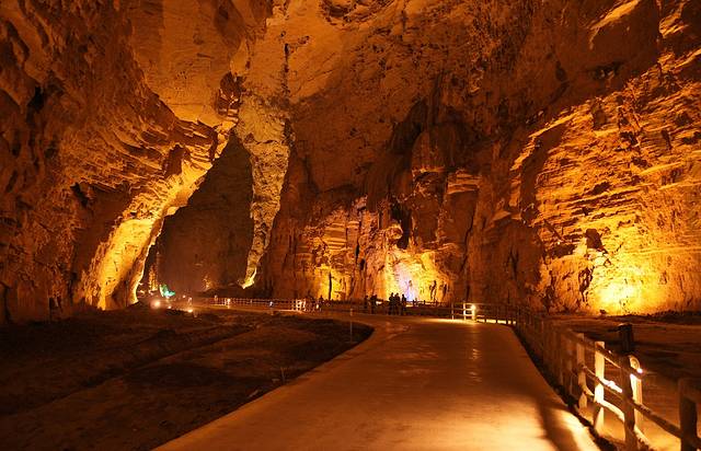腾龙洞风景区