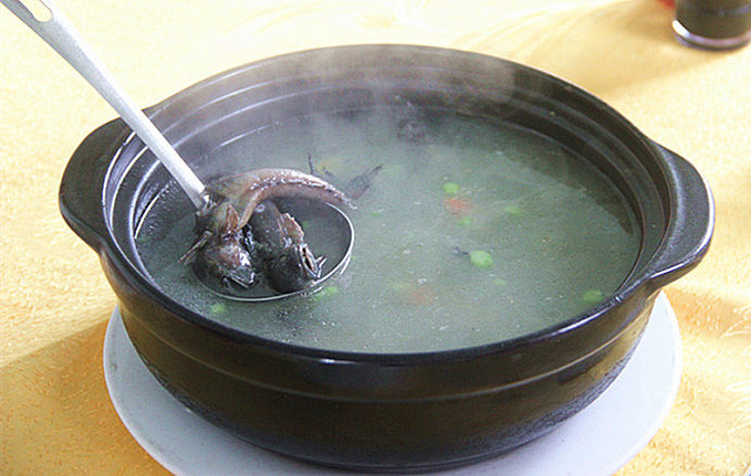 大嶝红砖厝 招牌:盐焗老蛏,跳跳鱼汤 地址:大嶝南路与双沪路口交汇处