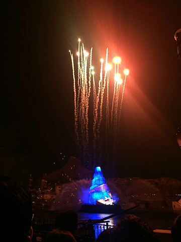 "这个比海底两万里好玩一点点吧，最后会有一点surprise。推荐度一般。真有一种好运爆表的感觉_东京迪士尼乐园"的评论图片