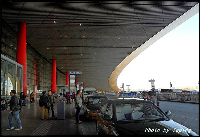 抵达特拉维夫 特拉维夫在希伯来语中的含义是春天(aviv)的小丘(tel)