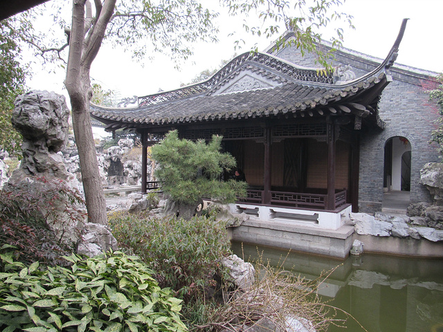 何园坐落于江苏省扬州市的徐凝门街66号又名寄啸山